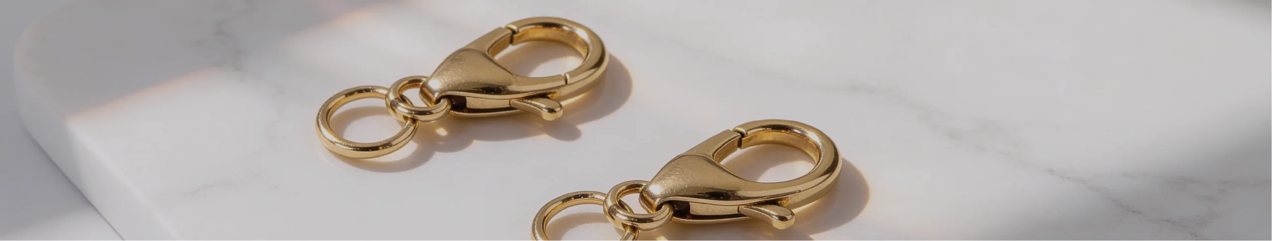 סוגרים ומנעולים